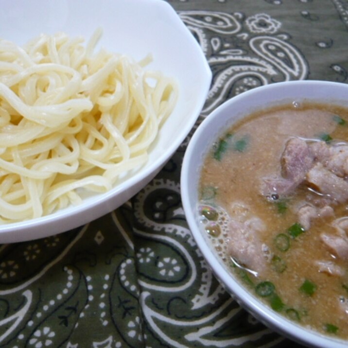 冷凍うどんで味噌豚肉つけうどん